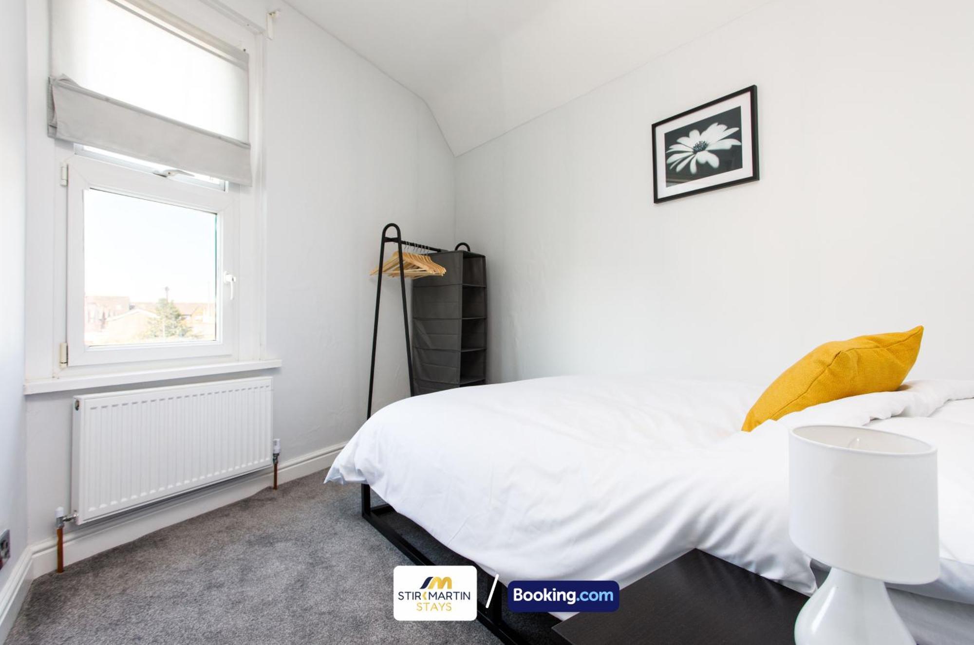 Comfy 3Bed House By Stirkmartin Stays Short Lets & Serviced Accommodation Cardiff With Free Parking & 8Mins To City Centre Exterior foto